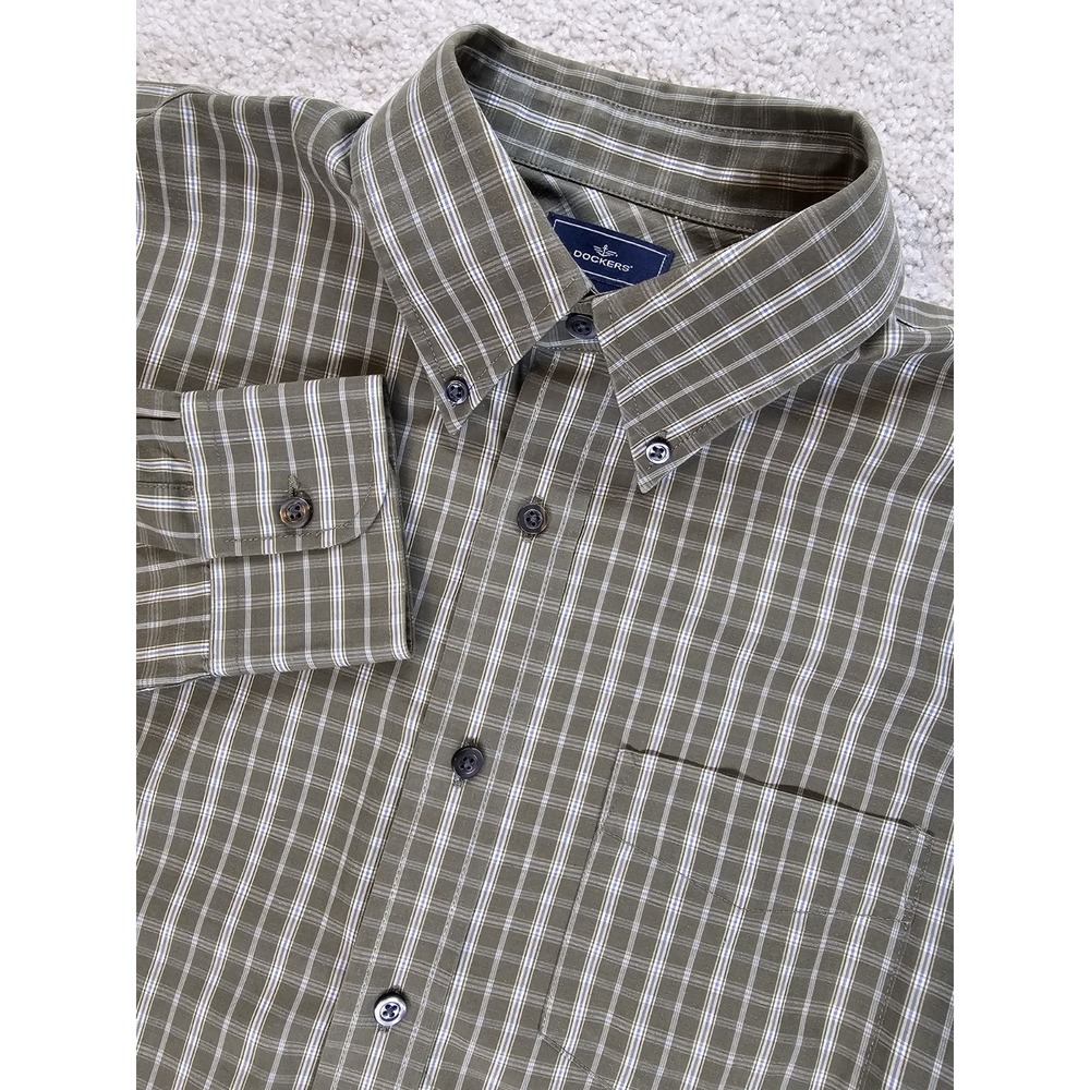 Dockers Mens Medium Button Up Green Plaid Long Sleeve No Wrinkle Stain Defender
